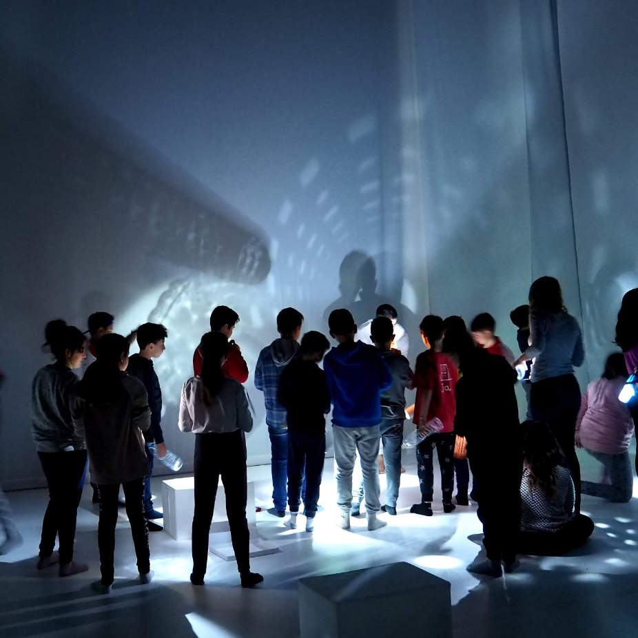 TALLER D'UNA CIUTAT D'OMBRES