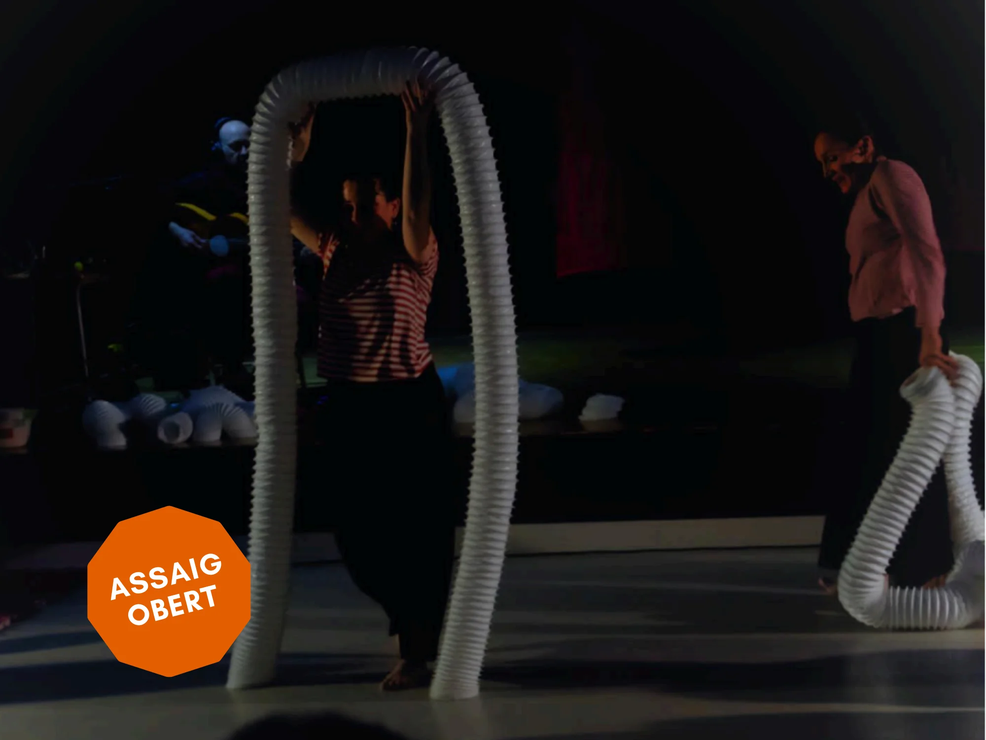 Tubs en escena (assaig obert)