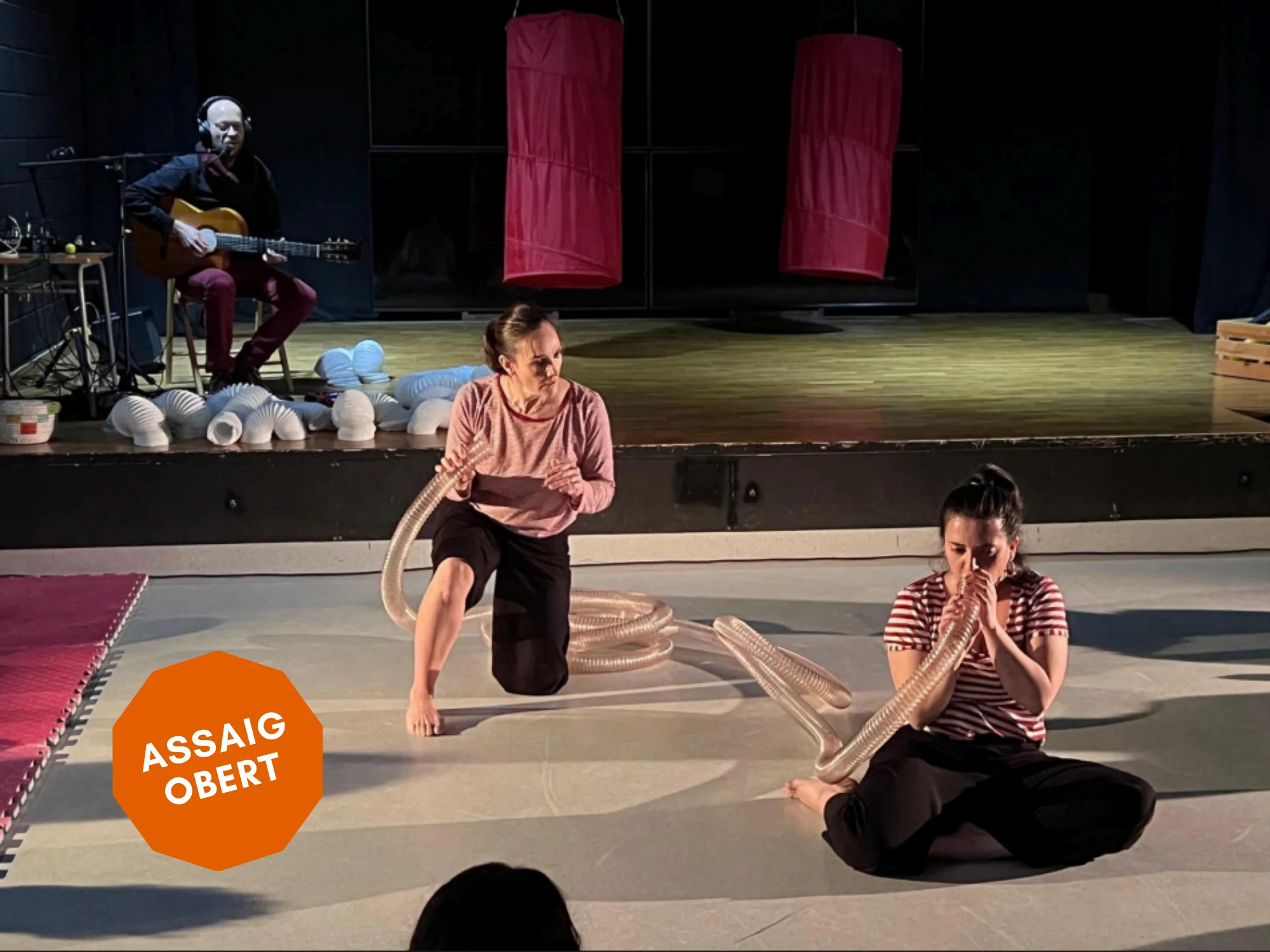 Tubs en escena (assaig obert)