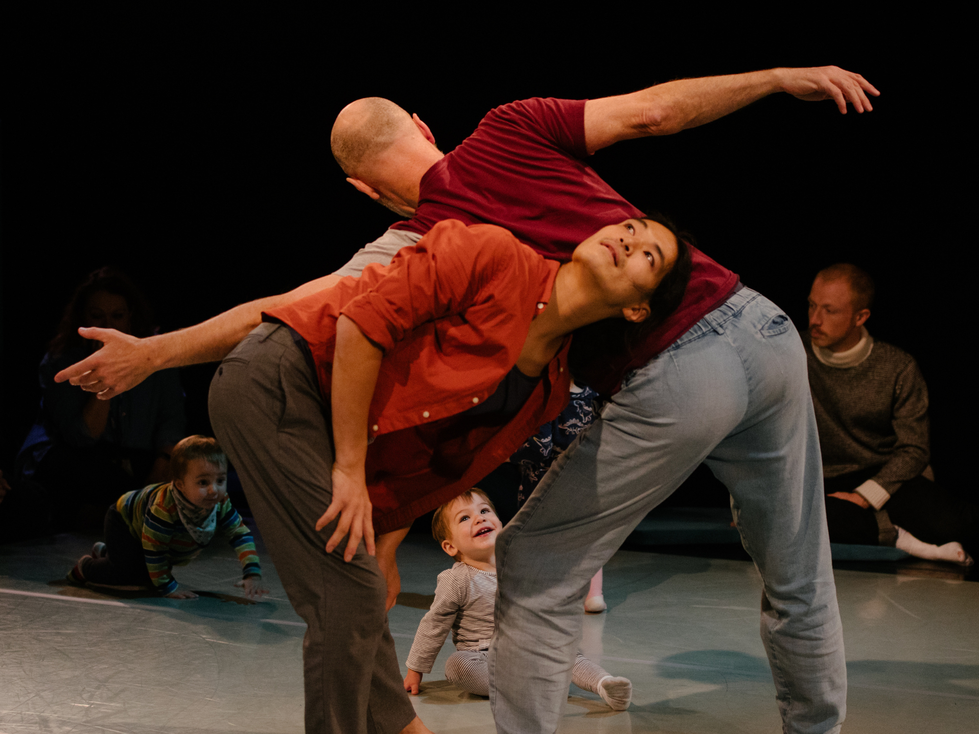 WE TOUCH, WE PLAY, WE DANCE Cia Second Hand Dance (Regne Unit